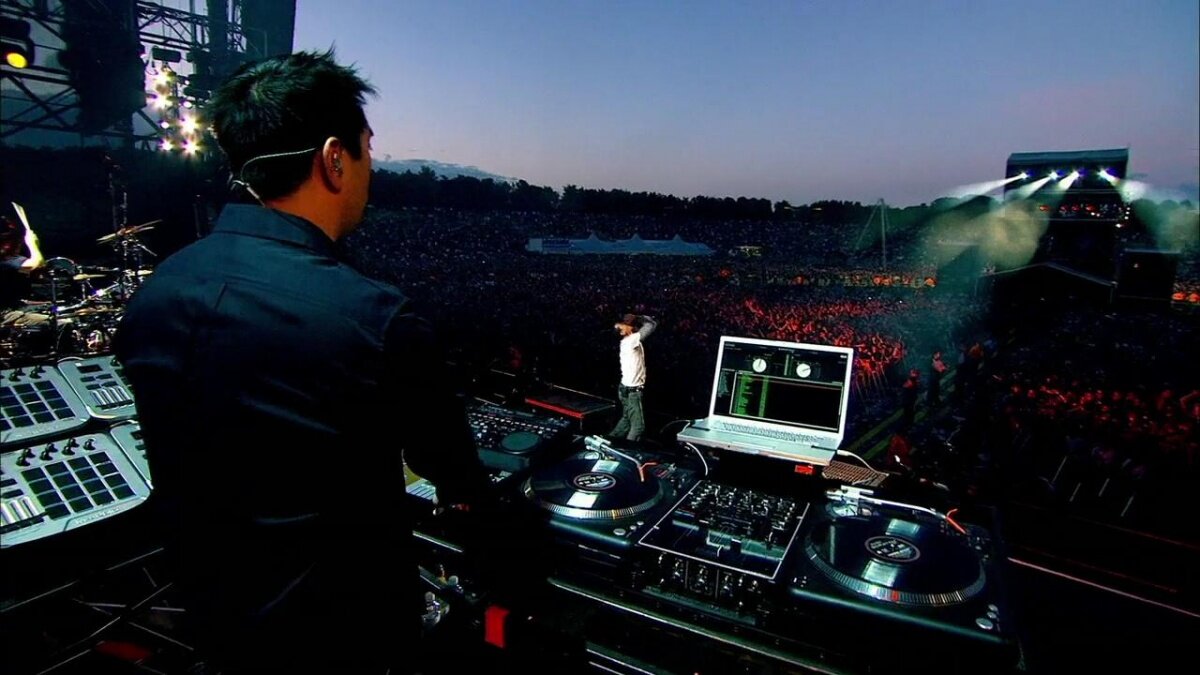 Linkin Park - Road to Revolution (2008)