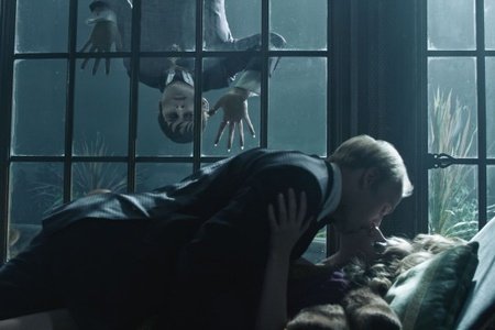 Мрачные тени (2012)